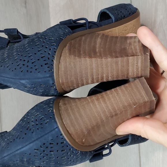 Vince Camuto Women Corbina Ankle Side strap Heels Open Toe Ankle boots 8M - Picture 8 of 14